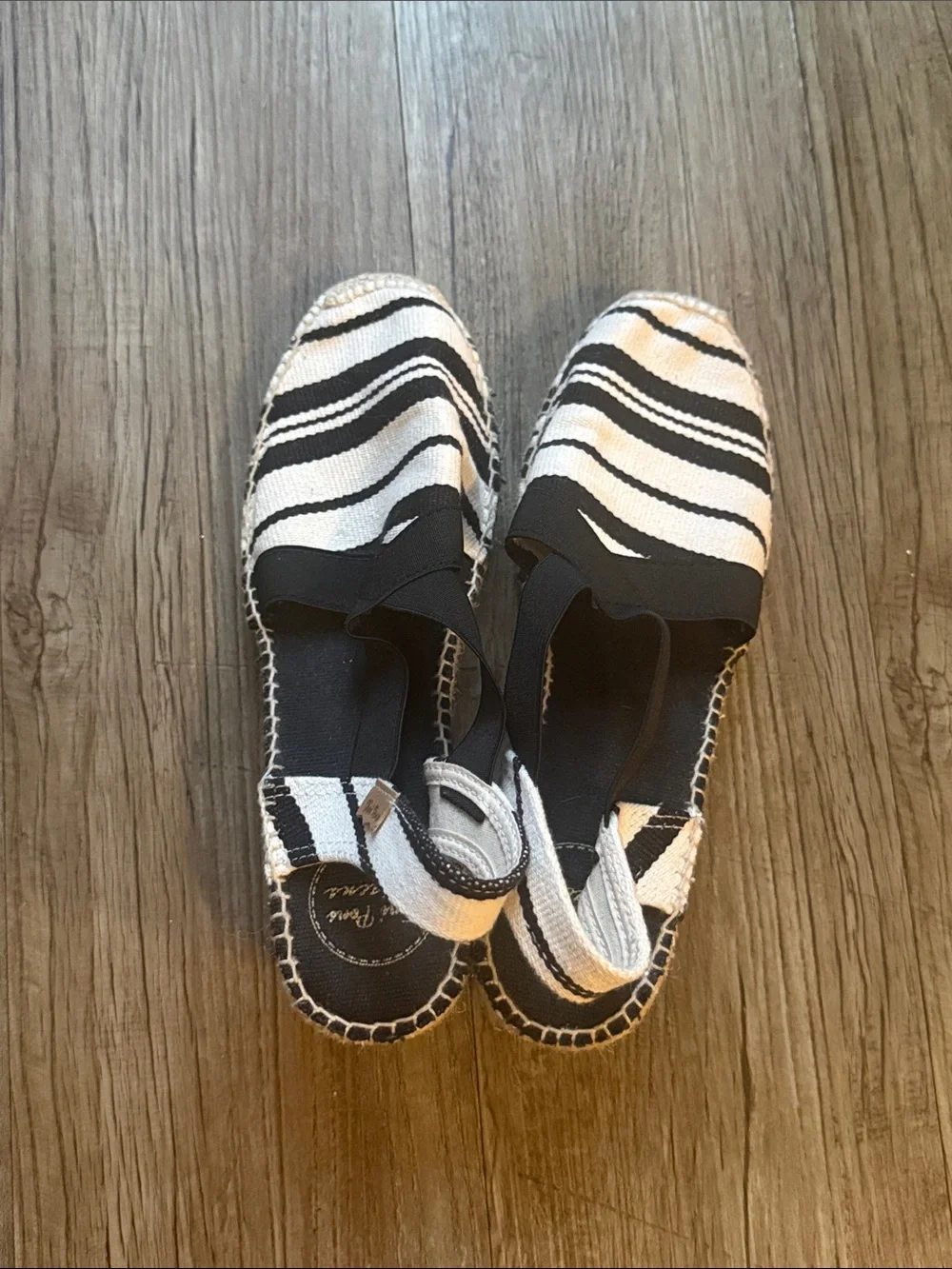 Toni Pons Black & White Striped Women’s Espadrille Sandals size 8.5/39